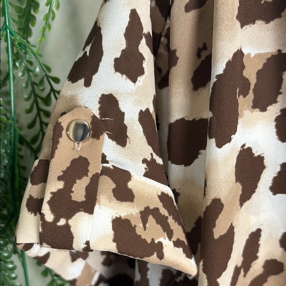 JM Collection Cream Buttoned Blouse - Picture 6 of 7